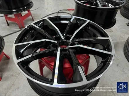 아우디 A7 50TDI 20인치 휠 상처 수리 후, 다이아몬드 커팅 가공을 이용한 블랙 폴리시 휠 커스텀 도색 작업 그리고 레드 캘리퍼 도색 작업까지_! / 용인 처인구