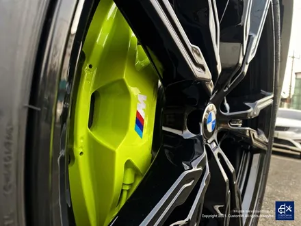 BMW X6 M50d 747M 22인치 블랙유광 휠도색 + 애시드 그린 캘리퍼 도색 / 용인 처인구