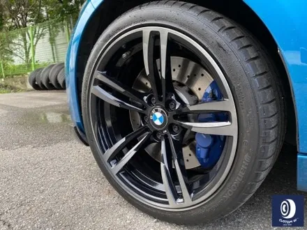 이건 아닌데.. 슬픈 사연이 있는 BMW M2 잘못된 휠 수리 이력이 있는 437M 휠 기존 페인트 제거 약품 박리 후 알루미늄 상태에서 올바른 공정으로 재작업 / 용인 처인구