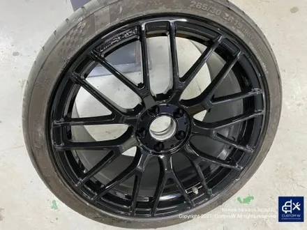 멋진 사틴 블랙 컬러의 벤츠 C63 AMG 카브리올레 휠 상처 수리 후, 블랙 유광 휠도색 그리고 카본 세라믹 골드 캘리퍼 도색 작업까지_! 커스텀 W / 용인 처인구