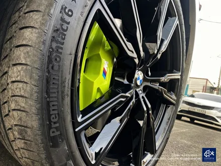 BMW X6 M50d 747M 22인치 블랙유광 휠도색 + 애시드 그린 캘리퍼 도색 / 용인 처인구