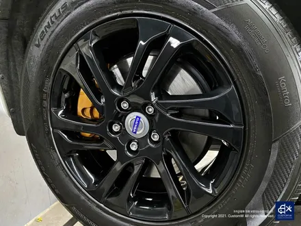 볼보 XC60 D3 블랙유광 휠도색 + 카본 세라믹 골드 캘리퍼 도색 / 용인 처인구