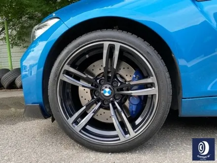 이건 아닌데.. 슬픈 사연이 있는 BMW M2 잘못된 휠 수리 이력이 있는 437M 휠 기존 페인트 제거 약품 박리 후 알루미늄 상태에서 올바른 공정으로 재작업 / 용인 처인구