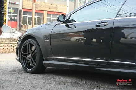 휠도색 컬러는 맷블랙, 차량은 슈퍼파워 벤츠 CL65 AMG(V12 BITURBO 후덜덜) / 용인 처인구