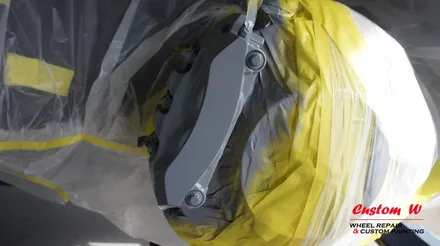 포르쉐 카이엔 휠수리 후 블랙유광 휠도색과 레드 캘리퍼도색으로 카이엔의 포스를 더욱 상승시키다. / 용인 처인구