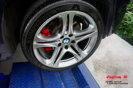 BMW 5시리즈에 장착 된 640D 19인치 휠 고스트크롬 휠도색, 레드 캘리퍼도색. / 용인 처인구