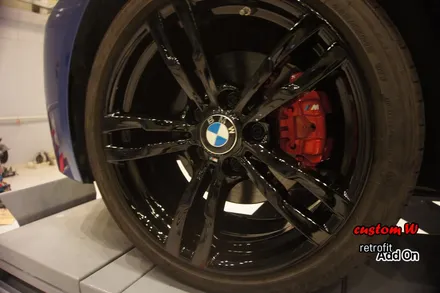 BMW 320d 441m휠 블랙유광 휠도색, 방청효과와 드레스업을 위한 레드 캘리퍼도색. / 용인 처인구