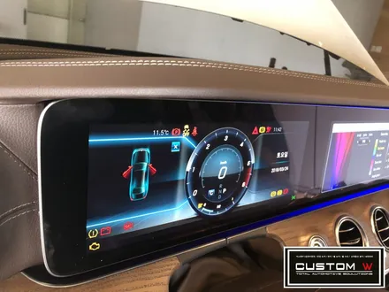 메르세데스 벤츠 W213 E클래스 E200 와이드콕핏 LCD 계기반 장착, 부메스터 트위터 장착. / 용인 처인구