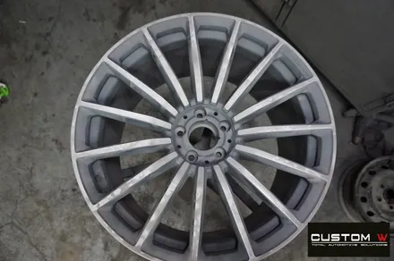 벤츠 GT43 AMG 블랙유광 휠 도색 + 카본 세라믹 골드 캘리퍼 도색 (블랙 차량) / 용인 처인구