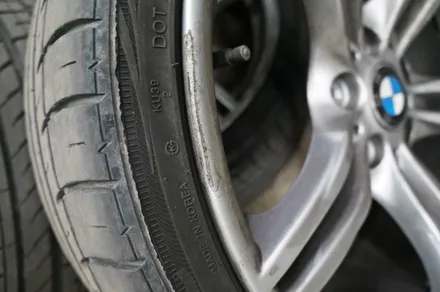 BMW Z4 휠 상처 수리 후 블랙유광 휠도색 + 블랙 캘리퍼 도색 / 용인 처인구