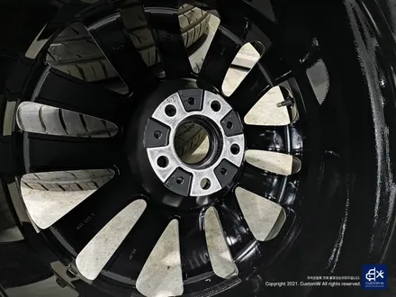 BMW F02 760Li 잘못된 휠도색 약품 박리 제거  및 휠상처 수리 후, 블랙유광 휠도색 + 옐로우 캘리퍼 도색 / 용인 처인구