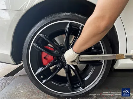 벤츠 E53 AMG 휠수리 후 블랙 실버 투톤 무광 휠도색 + 레드 캘리퍼 도색 / 용인 처인구