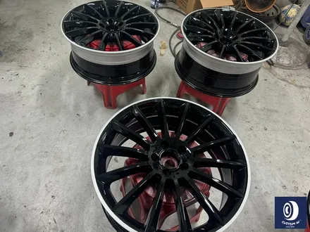 CLS450 타 업체 잘못된 수리 도색 이력이 있는 20인치 마차 휠 약품 박리 후, 알루미늄 상태에서 생산 공정 동일하게 재작업 블랙 실버 투톤 유광 휠도색 + 블랙 캘리퍼 도색 / 용인 처인구