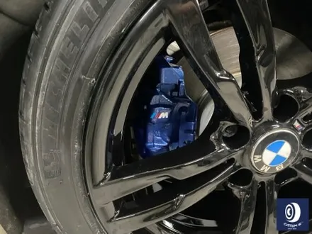 BMW F30 320d 441M 휠 상처 수리 후, 블랙 유광 휠도색 + 부식 녹 제거 후, 블루 캘리퍼 도색 / 용인 처인구