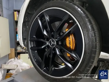 벤츠 E53 AMG 무광 블랙 실버 투톤 휠 도색 + 카본 세라믹 골드 캘리퍼 도색 / 용인 처인구