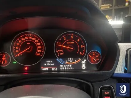 BMW F30 320d 441M 휠 상처 수리 후, 블랙 유광 휠도색 + 부식 녹 제거 후, 블루 캘리퍼 도색 / 용인 처인구