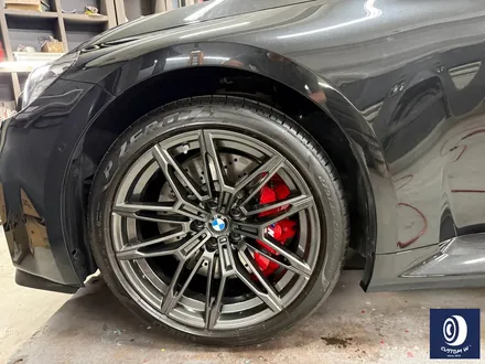 BMW G87 M2 930M 휠 상처 수리 후, 건메탈 그레이 휠도색 + 레드 캘리퍼 도색 / 용인 처인구