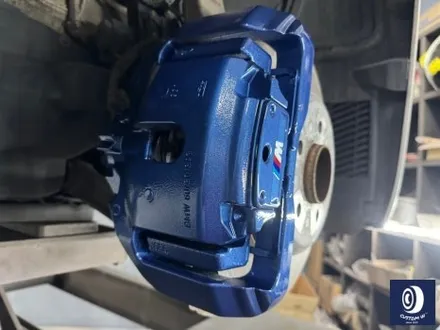타 업체 잘못된 수리 도색 이력이 있는 BMW 640i 약품 박리 / 페인트 제거 후, 골드 휠 도색 + 엄청난 부식 제거 후, 블루 컬러 캘리퍼 도색으로 부식 방지까지_! / 용인 처인구