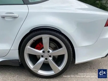 타 업체 수리 도색 이력이 있는 아우디 A7 55TDI 스포츠 테크 21인치 할로우 휠 상처 수리 후,  하이퍼 실버 휠도색 + 레드 캘리퍼 도색 / 용인 처인구
