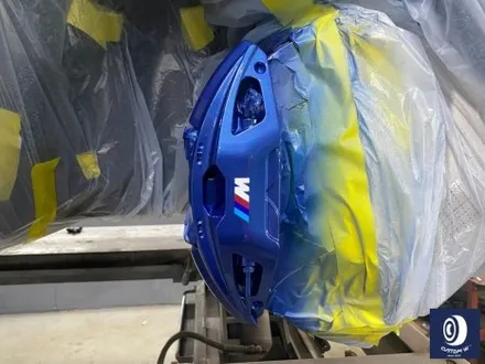 BMW 휠.. 왜 이렇게 만들까... 휠에 장착된 플라스틱 커버는 무슨 의미가 있나? 경량화? 디자인? 신형 740D 신0차 출고 작업 휠 커버 + 휠 블랙 도색 + 캘리퍼  도색 / 용인 처인구