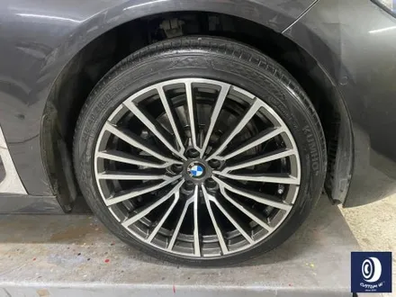 BMW G11 730d 20인치 휠 상처 수리 후, 다이아몬드 커팅 복원 + 브레이크 캘리퍼 부식 / 녹  제거 후, 건메탈 그레이 컬러 도색 / 용인 처인구