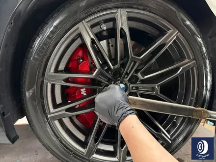BMW G87 M2 930M 휠 상처 수리 후, 건메탈 그레이 휠도색 + 레드 캘리퍼 도색 / 용인 처인구