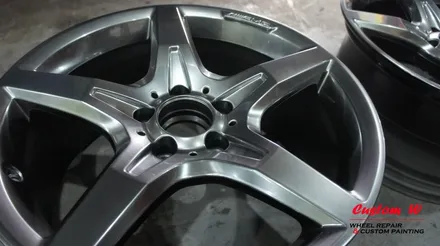 벤츠 SLK 350의 휠 상처수리 후 고스트크롬 휠도색 + AMG 레드 캘리퍼도색. / 용인 처인구