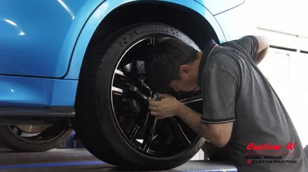 커스텀W를 찾아온 헤비급이지만 M! BMW X6M 차량의 블랙유광 휠도색. / 용인 처인구