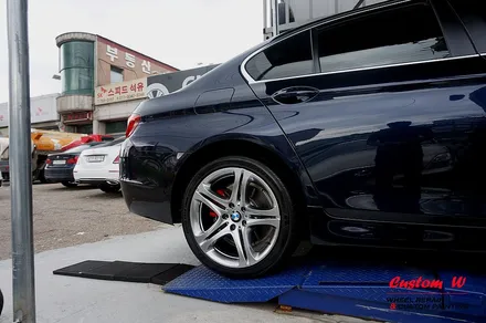 BMW 5시리즈에 장착 된 640D 19인치 휠 고스트크롬 휠도색, 레드 캘리퍼도색. / 용인 처인구