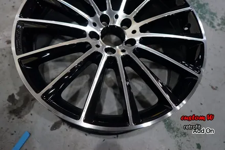 휠에 깊은 상처가 난 GLC250D 다이아몬드컷팅 휠수리와 GLC에 핫한 레트로핏 아이템(부메스터3D전동트위터,에어발란스패키지) / 용인 처인구