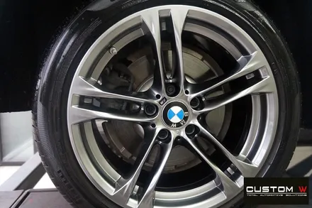 BMW F10 520D M 에어로 다이나믹 프로 휠 상처 수리 후, 고스트 크롬 휠도색 그리고 블루 캘리퍼 도색. / 용인 처인구