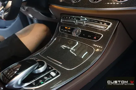 벤츠 W213 E53AMG 실내 트림 순정 카본 트림으로 교체. / 용인 처인구
