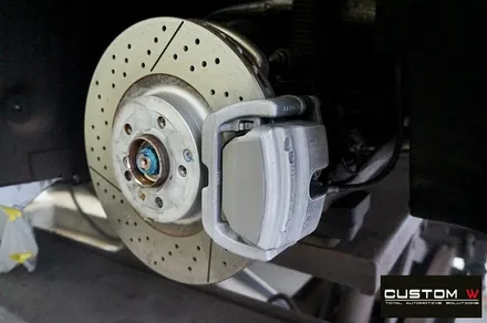 벤츠 GT43 AMG 다이아몬드 컷팅 블랙 폴리시 휠, 골드 캘리퍼 도색 / 용인 처인구