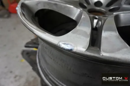 BMW 640d 휠 수리 후 블랙유광 휠 도색 + 레드 캘리퍼 도색 / 용인 처인구