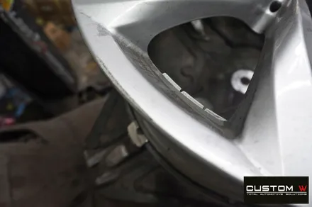 BMW F10 520d 휠 상처 수리 후 블랙유광 휠도색 + 레드 캘리퍼 도색 / 용인 처인구