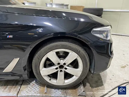 BMW G30 520d 휠수리 후 블랙유광 휠도색 / 용인 처인구