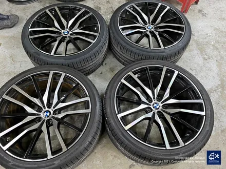 BMW G05 X5 30d 휠수리 불량 기존 페인트 도막 제거 (약품박리) 후 블랙유광 휠도색 + 블루 캘리퍼 도색 / 용인 처인구