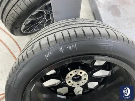 멋지게 사틴 블랙 컬러 랩핑 작업 된 BMW G07 X7 40i 22인치 블랙 유광 휠도색 / 용인 처인구