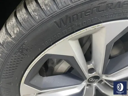 아우디 Q7 55TFSI 플라스틱 커버가 장착된 21인치 휠 블랙 유광 휠도색 + 부식 제거 후, 건메탈 그레이 캘리퍼 도색 / 용인 처인구