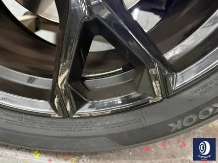 5년 만에 입고된 차량 BMW G05 X5 40i 741M 21인치 휠 상처 수리 후, 블랙 휠 복원 도색 / 용인 처인구