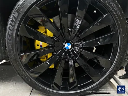 BMW F02 760Li 잘못된 휠도색 약품 박리 제거  및 휠상처 수리 후, 블랙유광 휠도색 + 옐로우 캘리퍼 도색 / 용인 처인구