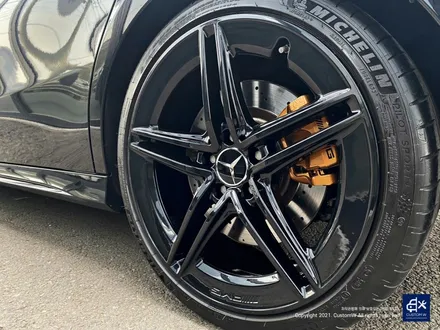 벤츠 A45 AMG 휠수리 후 블랙유광 휠도색 + 카본 세라믹 골드 캘리퍼 도색 / 용인 처인구