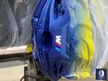 BMW 휠.. 왜 이렇게 만들까... 휠에 장착된 플라스틱 커버는 무슨 의미가 있나? 경량화? 디자인? 신형 740D 신0차 출고 작업 휠 커버 + 휠 블랙 도색 + 캘리퍼  도색 / 용인 처인구