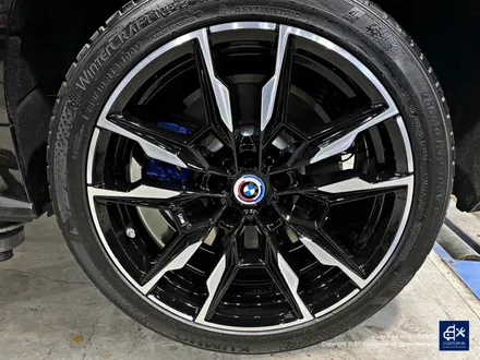 BMW i4 M50 기존 도색 제거 약품 박리 후, 블랙 폴리시 휠 + 블루 캘리퍼 도색 / 용인 처인구