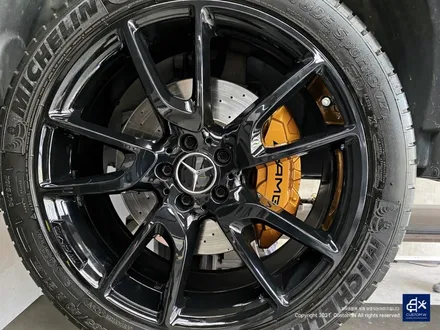 벤츠 GLC43 AMG 휠수리 후 블랙유광 휠도색 + 카본 세라믹 골드 캘리퍼 도색 / 용인 처인구