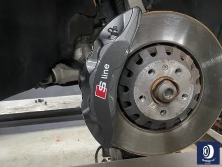 아우디 Q7 55TFSI 플라스틱 커버가 장착된 21인치 휠 블랙 유광 휠도색 + 부식 제거 후, 건메탈 그레이 캘리퍼 도색 / 용인 처인구