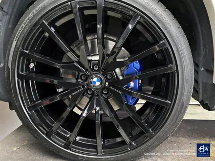 BMW G05 X5 30d 휠수리 불량 기존 페인트 도막 제거 (약품박리) 후 블랙유광 휠도색 + 블루 캘리퍼 도색 / 용인 처인구