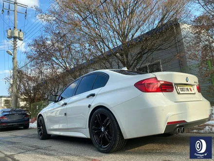 BMW F30 320d 441M 휠 상처 수리 후, 블랙 유광 휠도색 + 부식 녹 제거 후, 블루 캘리퍼 도색 / 용인 처인구