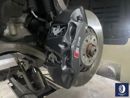 아우디 Q7 55TFSI 플라스틱 커버가 장착된 21인치 휠 블랙 유광 휠도색 + 부식 제거 후, 건메탈 그레이 캘리퍼 도색 / 용인 처인구