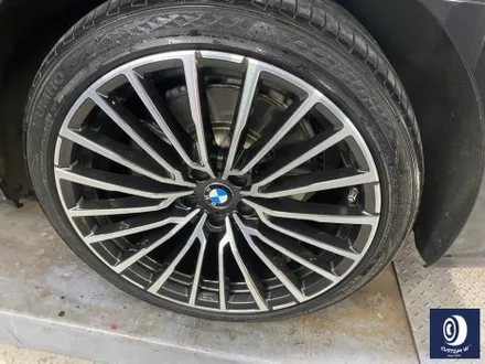 BMW G11 730d 20인치 휠 상처 수리 후, 다이아몬드 커팅 복원 + 브레이크 캘리퍼 부식 / 녹  제거 후, 건메탈 그레이 컬러 도색 / 용인 처인구